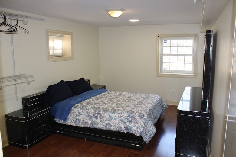 Nine-Bedroom Getaway with Expansive Grounds - Potomac, Maryland