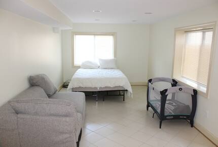 Nine-Bedroom Getaway with Expansive Grounds - Potomac, Maryland