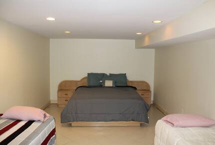 Nine-Bedroom Getaway with Expansive Grounds - Potomac, Maryland