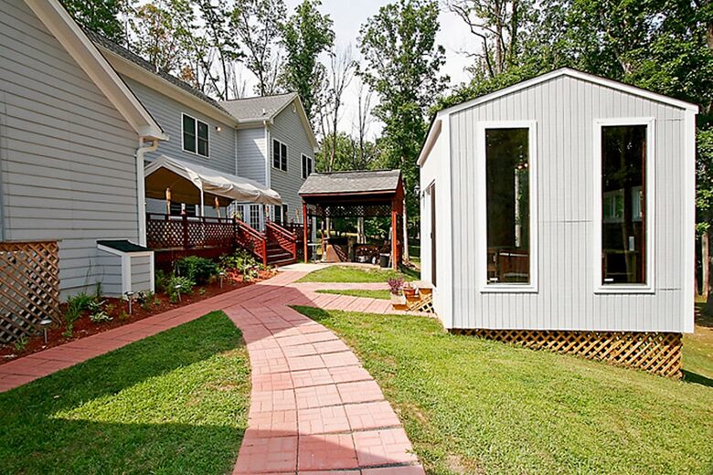 Nine-Bedroom Getaway with Expansive Grounds - Potomac, Maryland