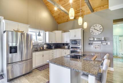 Charming Gulfport Beachside Retreat - Gulfport, Mississippi