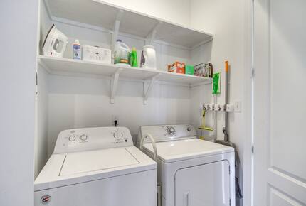 Charming Gulfport Beachside Retreat - Gulfport, Mississippi