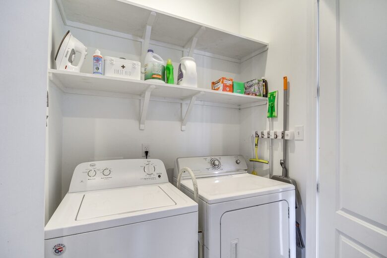 Charming Gulfport Beachside Retreat - Gulfport, Mississippi