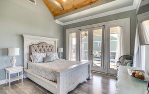 Charming Gulfport Beachside Retreat - Gulfport, Mississippi