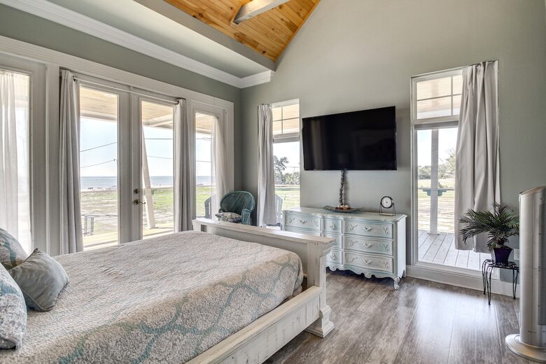 Charming Gulfport Beachside Retreat - Gulfport, Mississippi