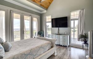 Charming Gulfport Beachside Retreat - Gulfport, Mississippi