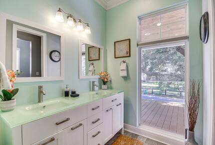 Charming Gulfport Beachside Retreat - Gulfport, Mississippi