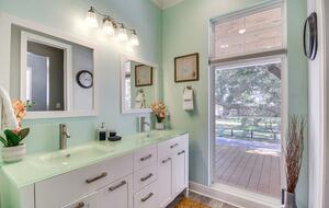 Charming Gulfport Beachside Retreat - Gulfport, Mississippi