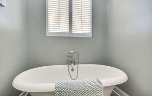 Charming Gulfport Beachside Retreat - Gulfport, Mississippi