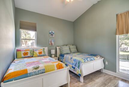 Charming Gulfport Beachside Retreat - Gulfport, Mississippi