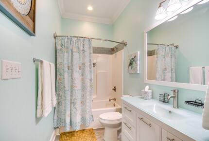 Charming Gulfport Beachside Retreat - Gulfport, Mississippi