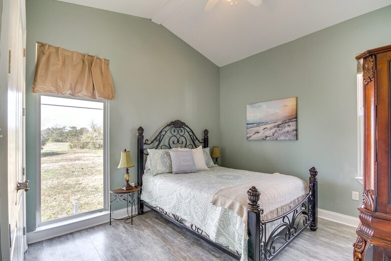 Charming Gulfport Beachside Retreat - Gulfport, Mississippi