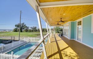 Charming Gulfport Beachside Retreat - Gulfport, Mississippi