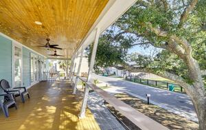 Charming Gulfport Beachside Retreat - Gulfport, Mississippi