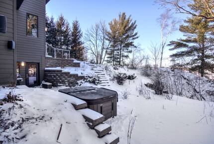Luxury Lakehouse on Lake Wissota - Chippewa Falls, Wisconsin