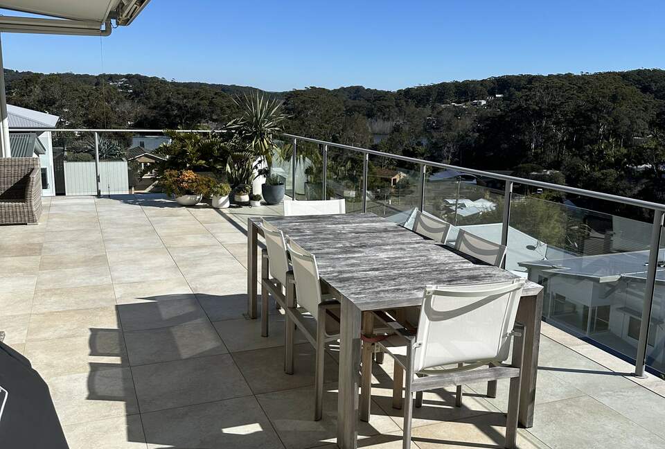 Elegant Coastal Retreat with Pool and Game Room - North Avoca, Australia