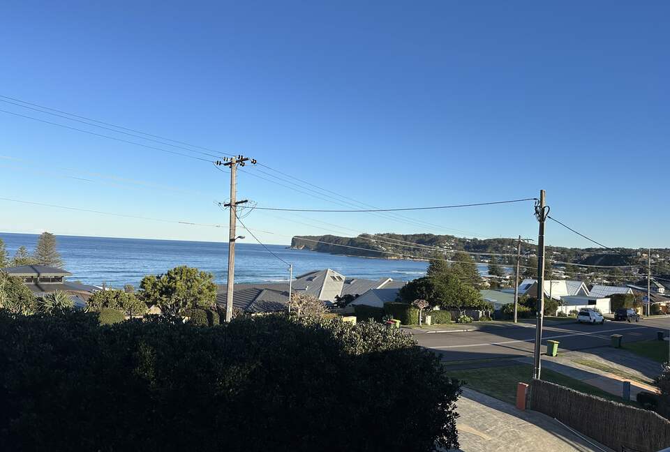 Elegant Coastal Retreat with Pool and Game Room - North Avoca, Australia