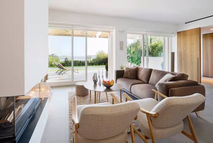 Elegant and Refined New EcoSuite with Lake View, Private Pool, and Garden - Barasso, Italy