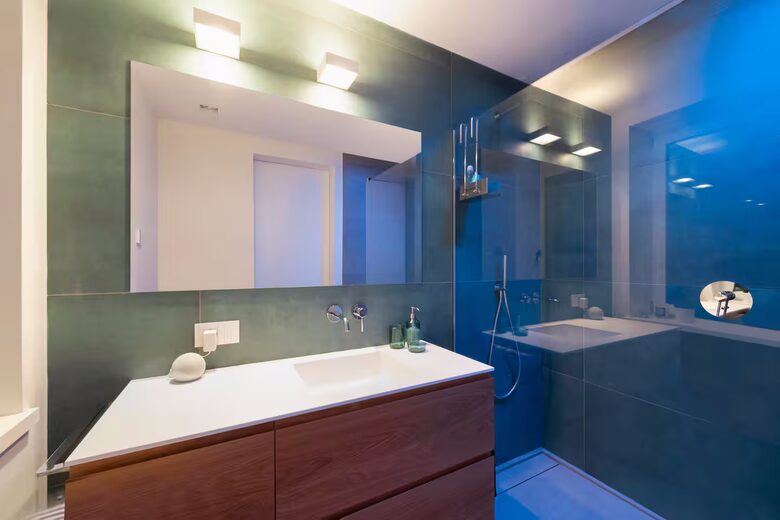 Elegant and Refined New EcoSuite with Lake View, Private Pool, and Garden - Barasso, Italy