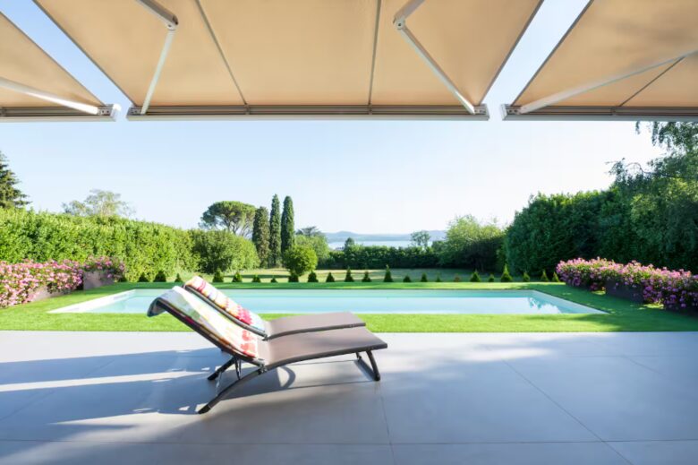Elegant and Refined New EcoSuite with Lake View, Private Pool, and Garden - Barasso, Italy