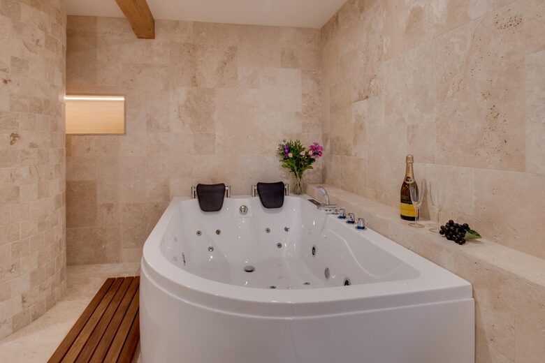 The Old Chapel & Spa - Whitby, United Kingdom