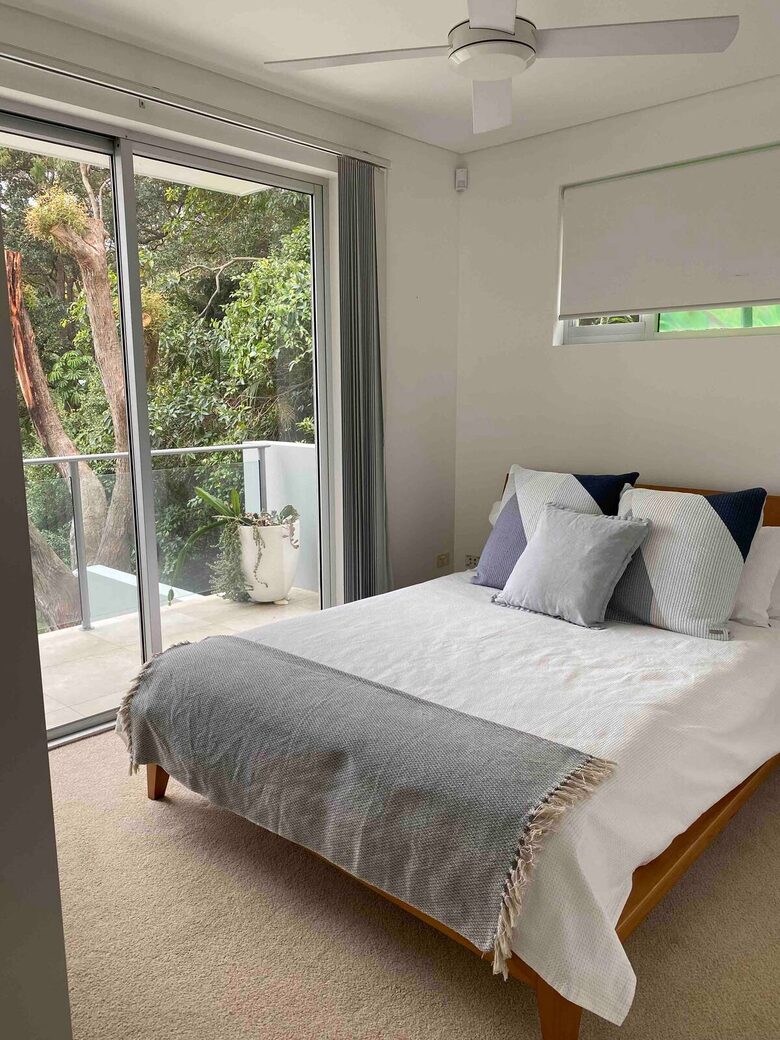 Elegant Coastal Retreat with Pool and Game Room - North Avoca, Australia