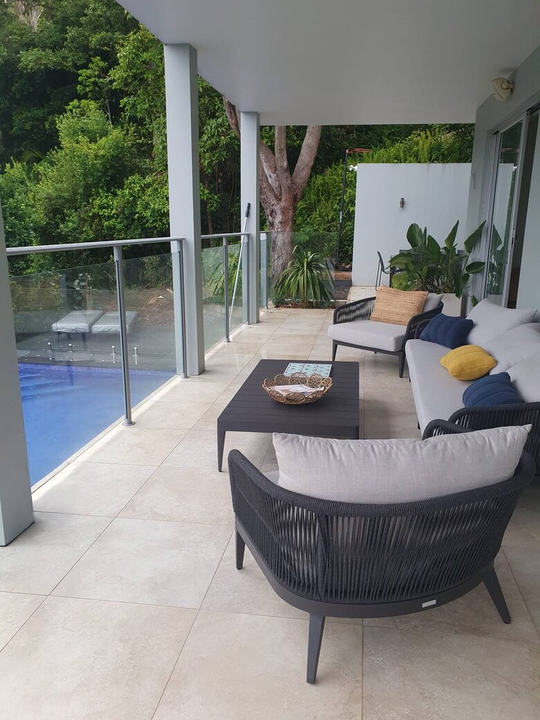 Elegant Coastal Retreat with Pool and Game Room - North Avoca, Australia