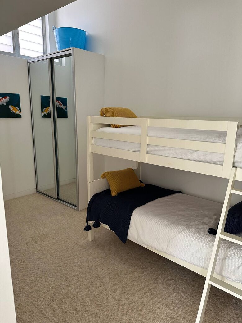 Elegant Coastal Retreat with Pool and Game Room - North Avoca, Australia