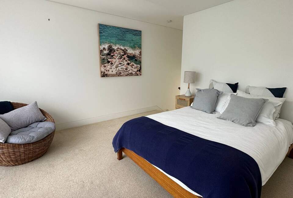 Elegant Coastal Retreat with Pool and Game Room - North Avoca, Australia