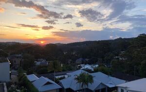 Elegant Coastal Retreat with Pool and Game Room - North Avoca, Australia