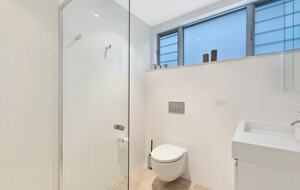 Elegant Coastal Retreat with Pool and Game Room - North Avoca, Australia