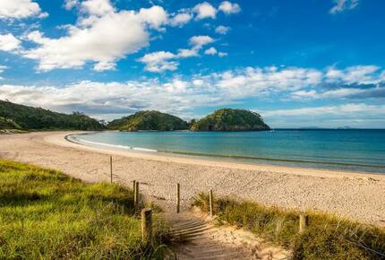 Coastal Retreat Steps from Matapouri Beach - Matapouri, New Zealand