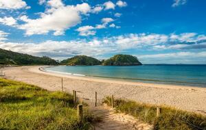 Coastal Retreat Steps from Matapouri Beach - Matapouri, New Zealand
