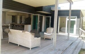 Coastal Retreat Steps from Matapouri Beach - Matapouri, New Zealand