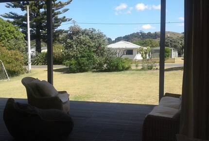 Coastal Retreat Steps from Matapouri Beach - Matapouri, New Zealand