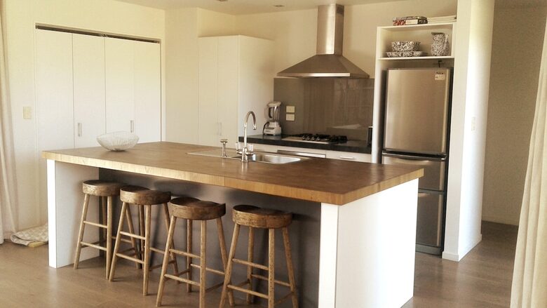 Coastal Retreat Steps from Matapouri Beach - Matapouri, New Zealand