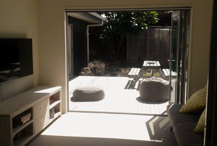 Coastal Retreat Steps from Matapouri Beach - Matapouri, New Zealand