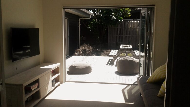 Coastal Retreat Steps from Matapouri Beach - Matapouri, New Zealand