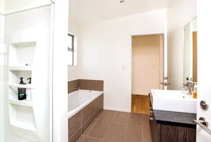 Coastal Retreat Steps from Matapouri Beach - Matapouri, New Zealand