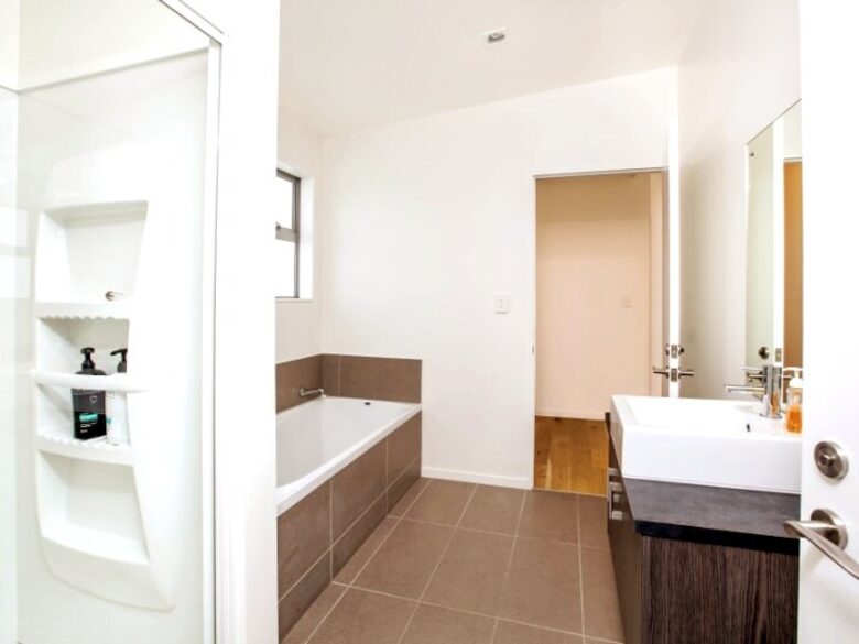 Coastal Retreat Steps from Matapouri Beach - Matapouri, New Zealand