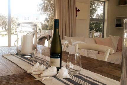 Coastal Retreat Steps from Matapouri Beach - Matapouri, New Zealand