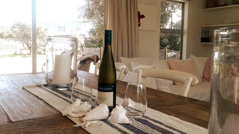 Coastal Retreat Steps from Matapouri Beach - Matapouri, New Zealand