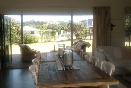 Coastal Retreat Steps from Matapouri Beach - Matapouri, New Zealand