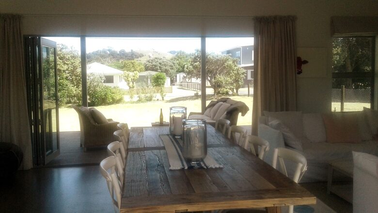 Coastal Retreat Steps from Matapouri Beach - Matapouri, New Zealand