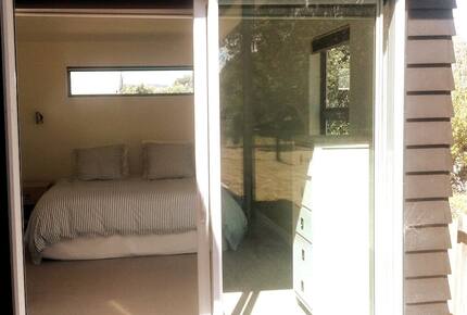 Coastal Retreat Steps from Matapouri Beach - Matapouri, New Zealand