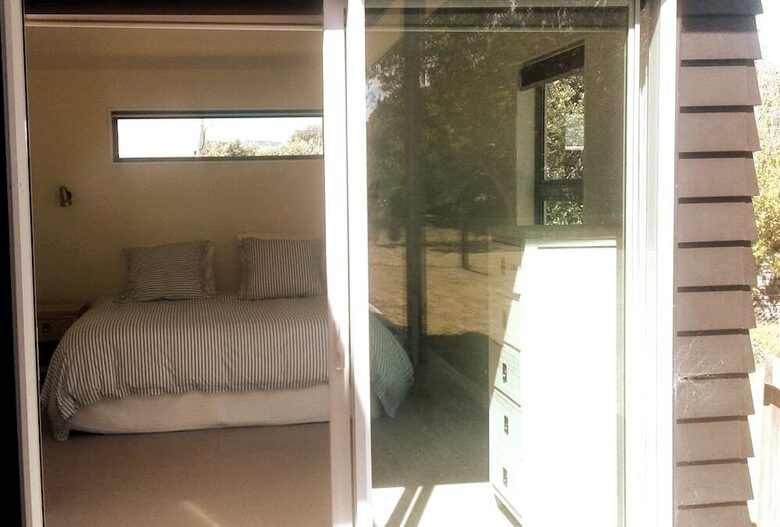 Coastal Retreat Steps from Matapouri Beach - Matapouri, New Zealand