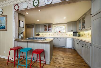 Premier Oceanfront Living in Santa Monica - Santa Monica, California