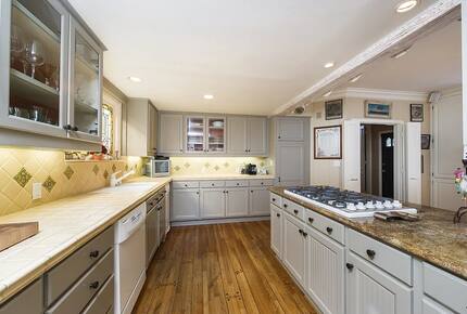 Premier Oceanfront Living in Santa Monica - Santa Monica, California