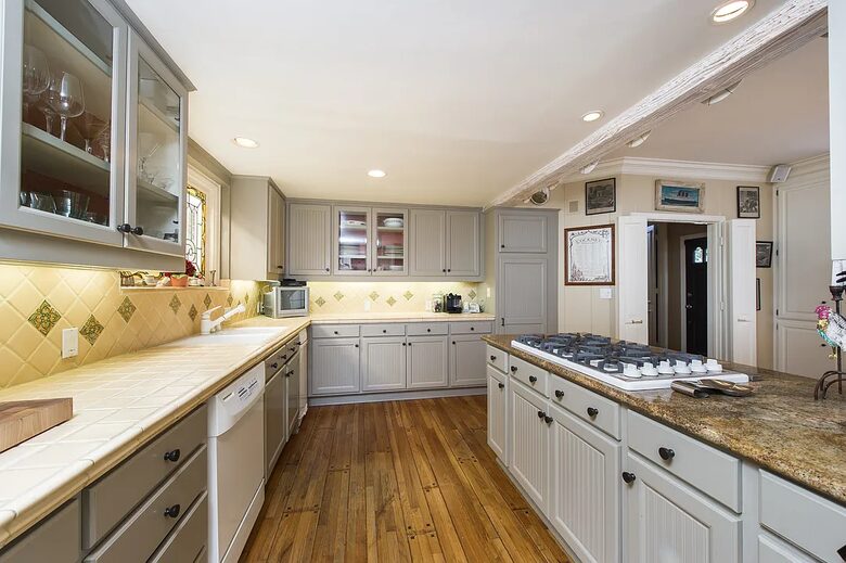 Premier Oceanfront Living in Santa Monica - Santa Monica, California