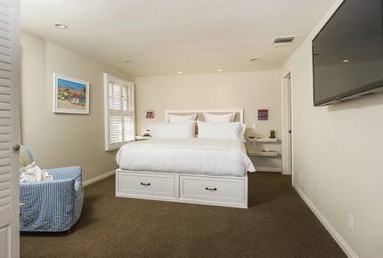 Premier Oceanfront Living in Santa Monica - Santa Monica, California